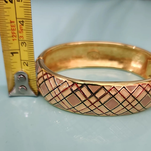 Joan Rivers Bangle Bracelet - Picture 5 of 6